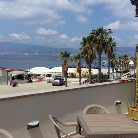 B&B A Due Passi Dal Mare Catona Di Reggio Calabria Dış mekan fotoğraf