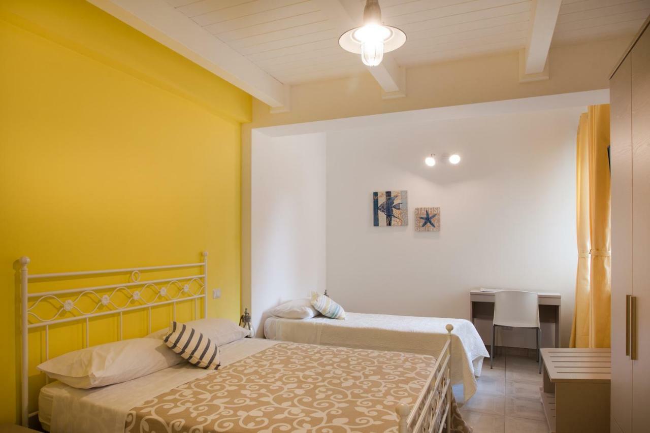 B&B A Due Passi Dal Mare Catona Di Reggio Calabria Dış mekan fotoğraf