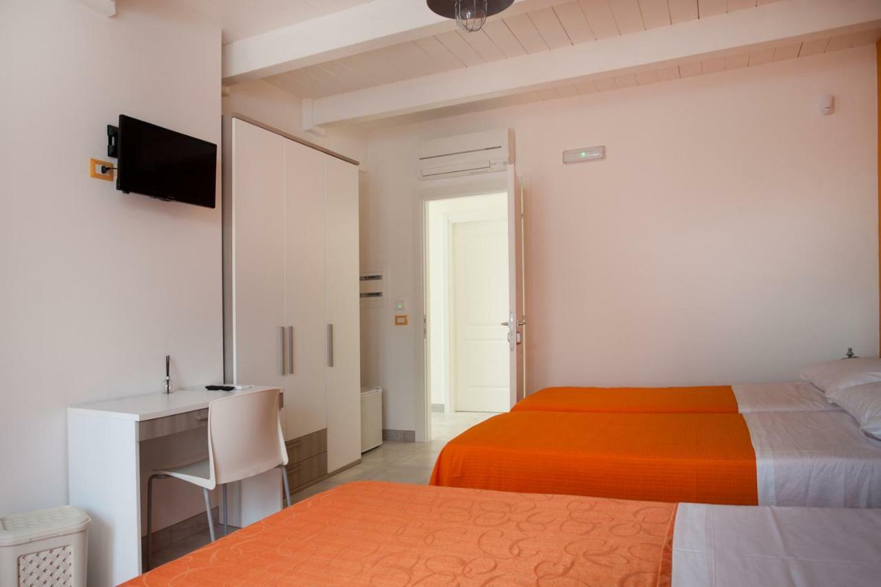 B&B A Due Passi Dal Mare Catona Di Reggio Calabria Dış mekan fotoğraf