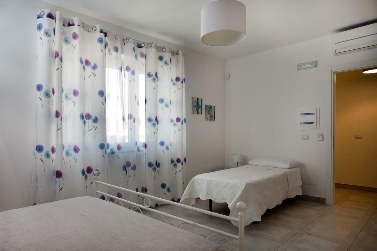 B&B A Due Passi Dal Mare Catona Di Reggio Calabria Dış mekan fotoğraf